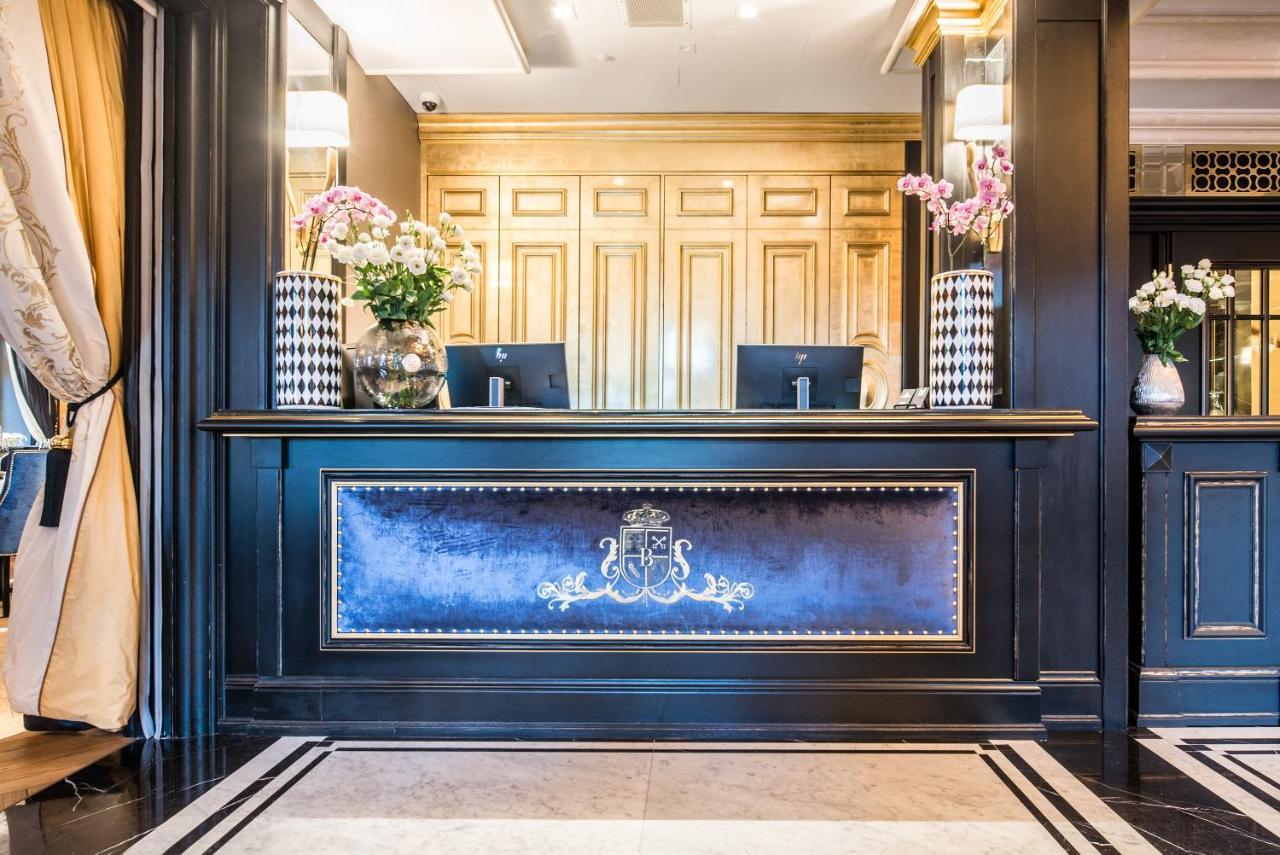 Bachleda Luxury Hotel Krakow Mgallery Hotel Collection Exterior foto Reception desk at the hotel