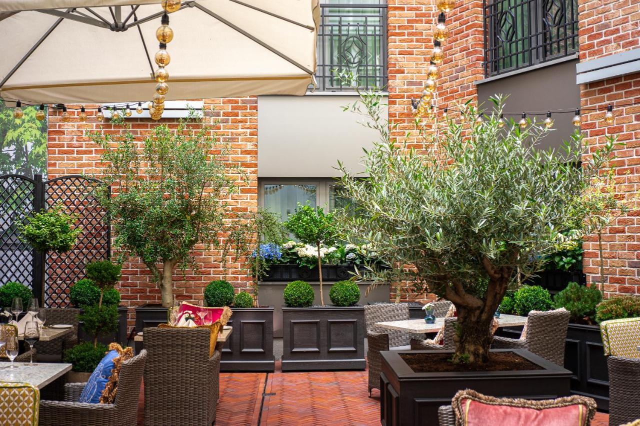 Bachleda Luxury Hotel Krakow Mgallery Hotel Collection Exterior foto The courtyard at the hotel