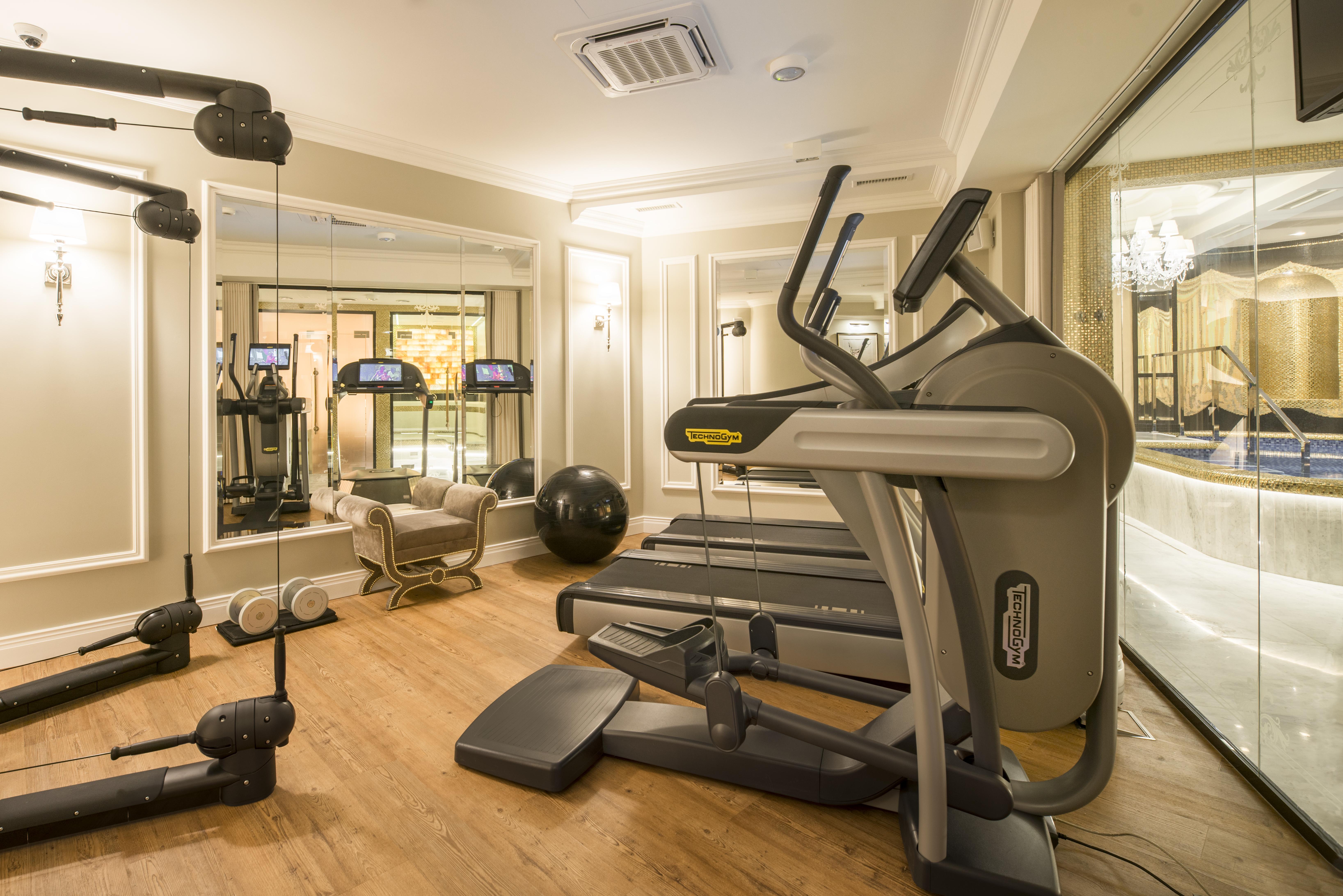 Bachleda Luxury Hotel Krakow Mgallery Hotel Collection Exterior foto A gym at the Mandarin Oriental, Munich